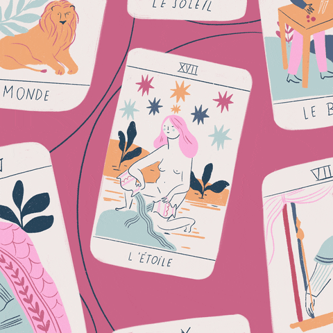 Illustration animée : des cartes de tarot qui s'animent sur un fond framboise